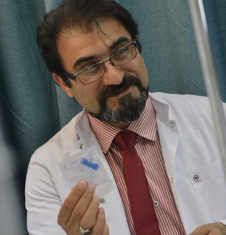 Dr. Amir Azarsa
دکتر امیر آذرسا